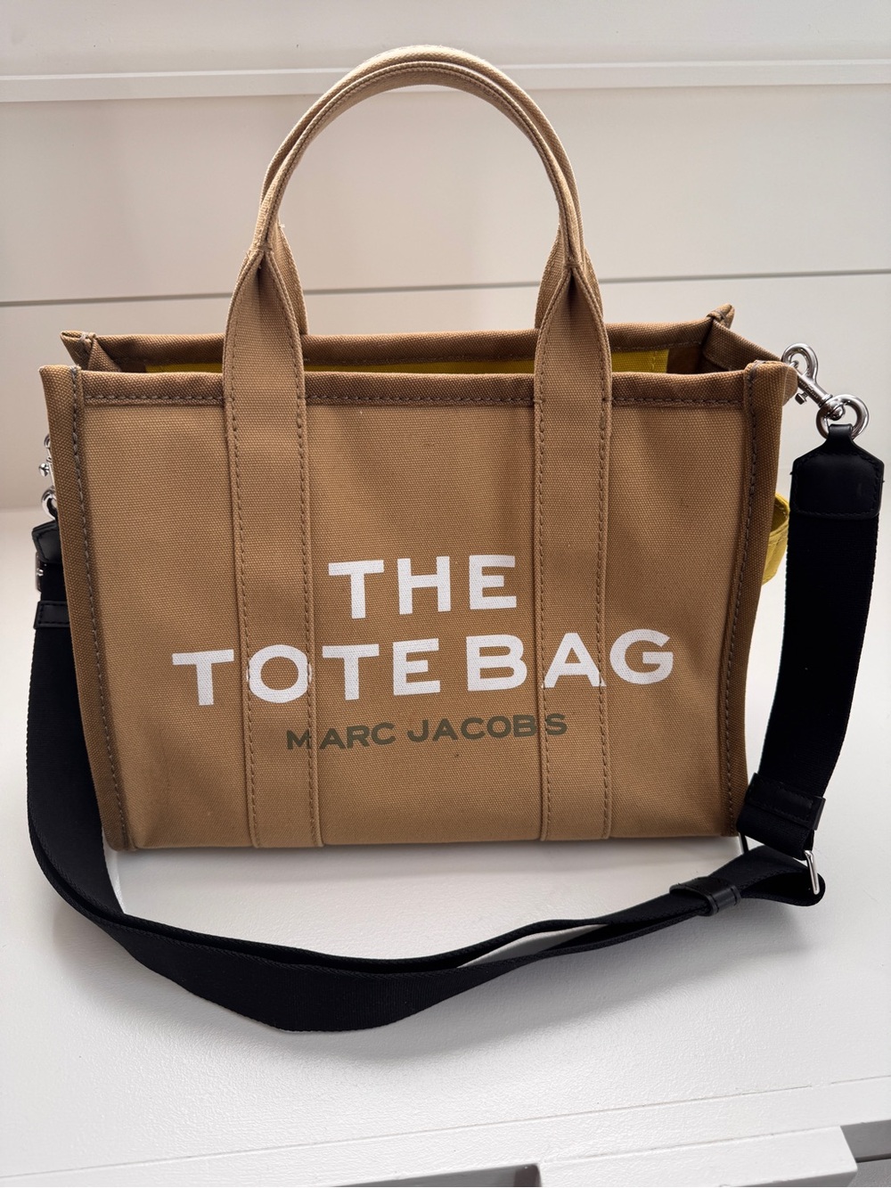 Marc Jacobs Canvas The ToteBag Medium in Tan - Picture 2 of 11